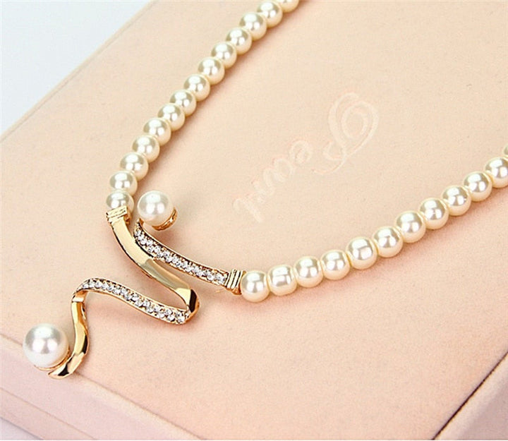 Komplet z naravnih s necklace in uhani.