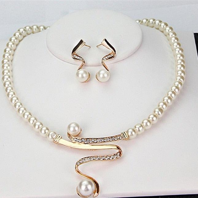 Komplet z naravnih s necklace in uhani.